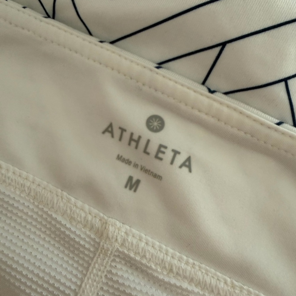 ATHLETA White Geometric Tennis Golf Mini Skort Sz M - Picture 7 of 7